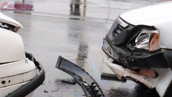 Accident în Gheorgheni! Trei mașini avariate din cauza unui șofer care a ”uitat” să acorde prioritate