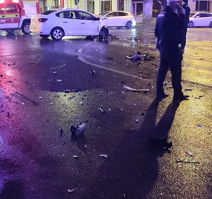 Accident grav în Piața Avram Iancu. Șoferul era băut și a fugit de la locul accidentului